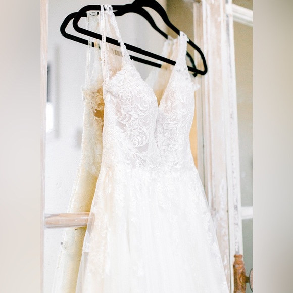 Martina Liana Wedding Dress Style 848 - Picture 6 of 12